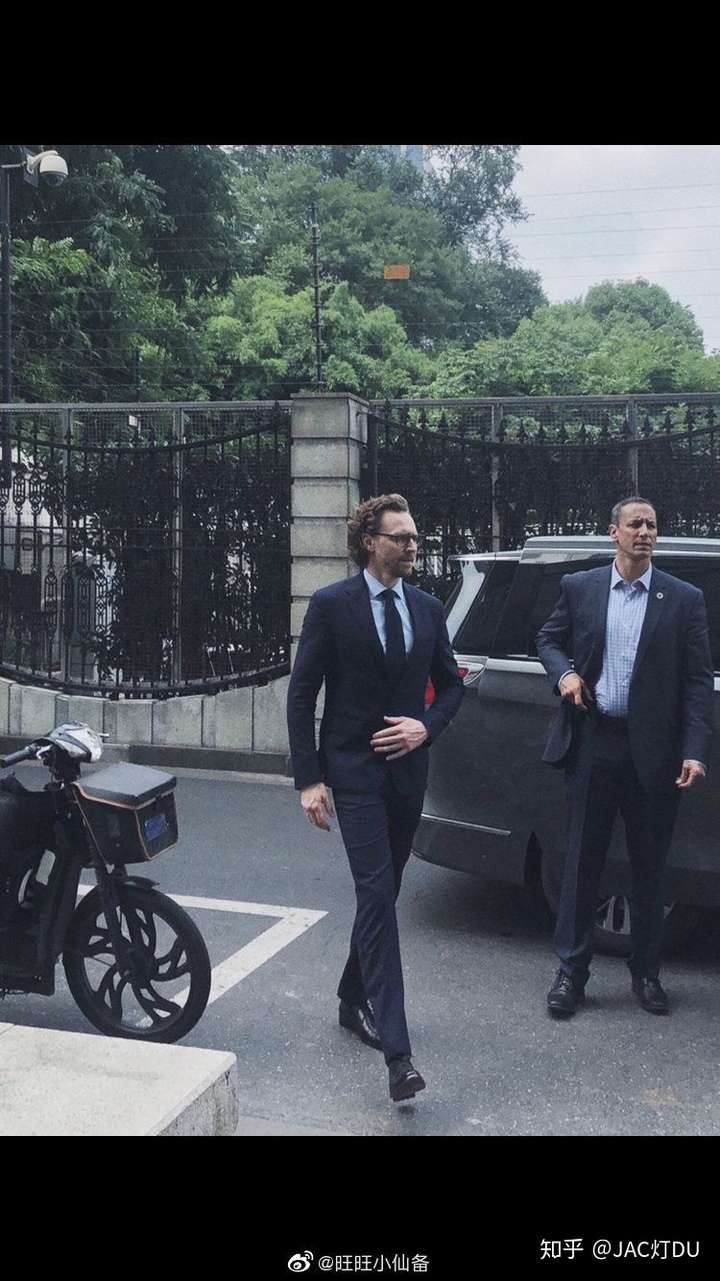 比较一般…主要是片子质量也一般 《夜班经理》和《摩天大楼》,这两个