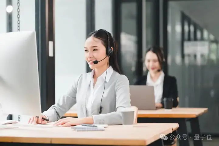 央企怎么做超级智能体？对谈中电信天翼AI：自研模型为底座，自主规划是必须，能适应千行百业才行