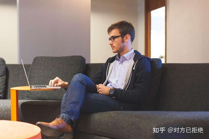 为什么领导干部都不发朋友圈 领导不发朋友圈的原因分析与介绍