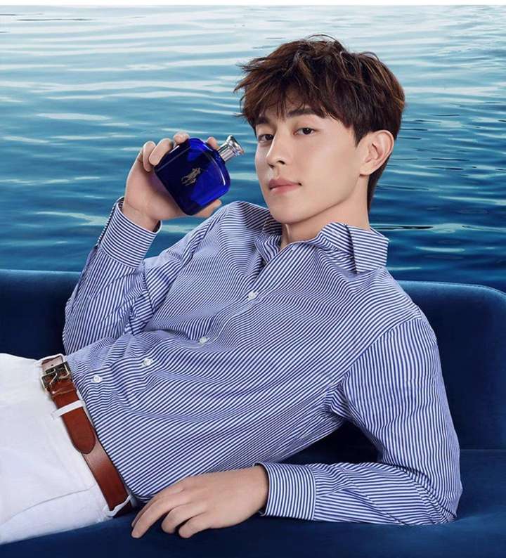 大家说一说你觉得长得很帅的或很美的男明星?