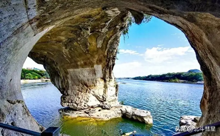 广西旅游攻略必去景点推荐，广西十大必玩景区排名