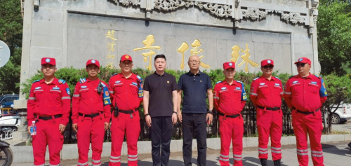 中华志愿者协会应急委主任王冰河一行赴五台山考察