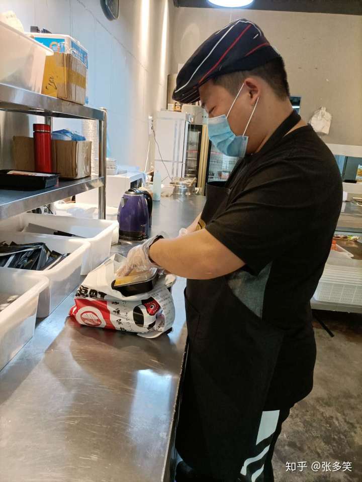外卖店后厨