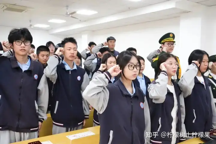 【红色校园】护旗薪火传使命 青春热血启征程 | 塘栖校区国旗护卫队交接仪式圆满落幕！(图9)