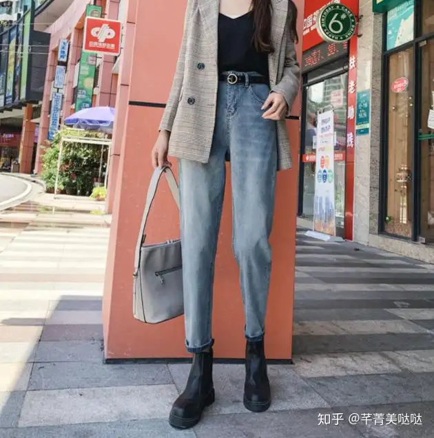 不少妹子把腿粗当成会呼吸的痛！14套秋冬衣服及显腿细技巧送给你(腿粗的人怎么搭配衣服显瘦)