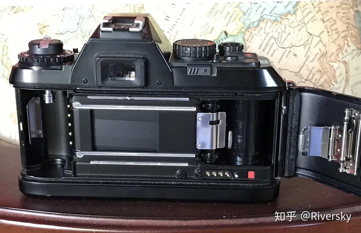 Nikon F501 – 尼康第一个自动对焦单反相机- 知乎