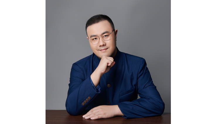 引领公考新风尚的领航者——记多助公考CEO亿成老师的非凡之路