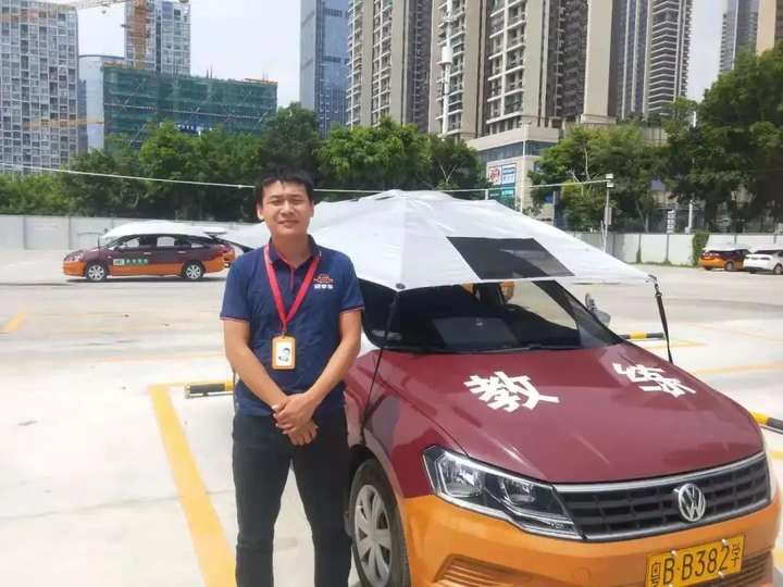派学车教练专访丨90后驾校教练为何收获好评无数
