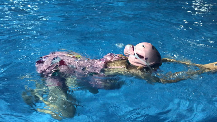 儿童蛙泳手的教学方法,视频中的错误有那些?