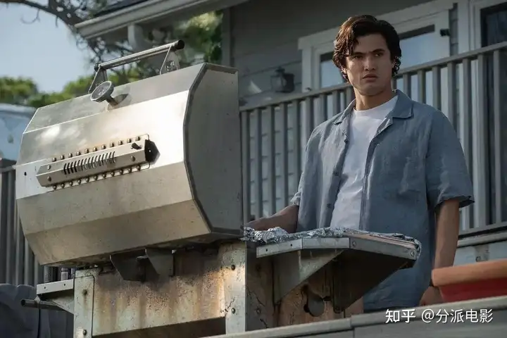 《五月十二月》爆炸性丑闻!女神双双入局演禁片?