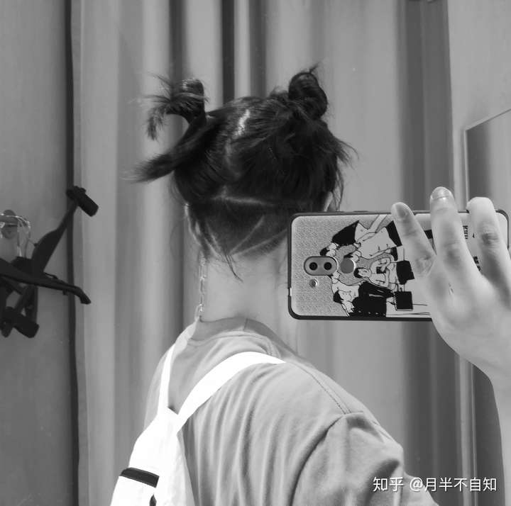 有没有好看的半剃头图片(女生!)?