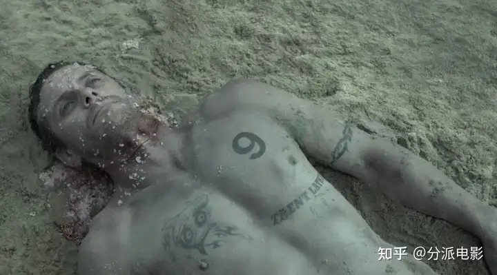 《戴洛奇小镇》意外爆火,豆瓣9分犯罪悬疑喜剧!