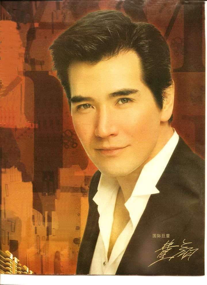 如何评价费翔的长相?