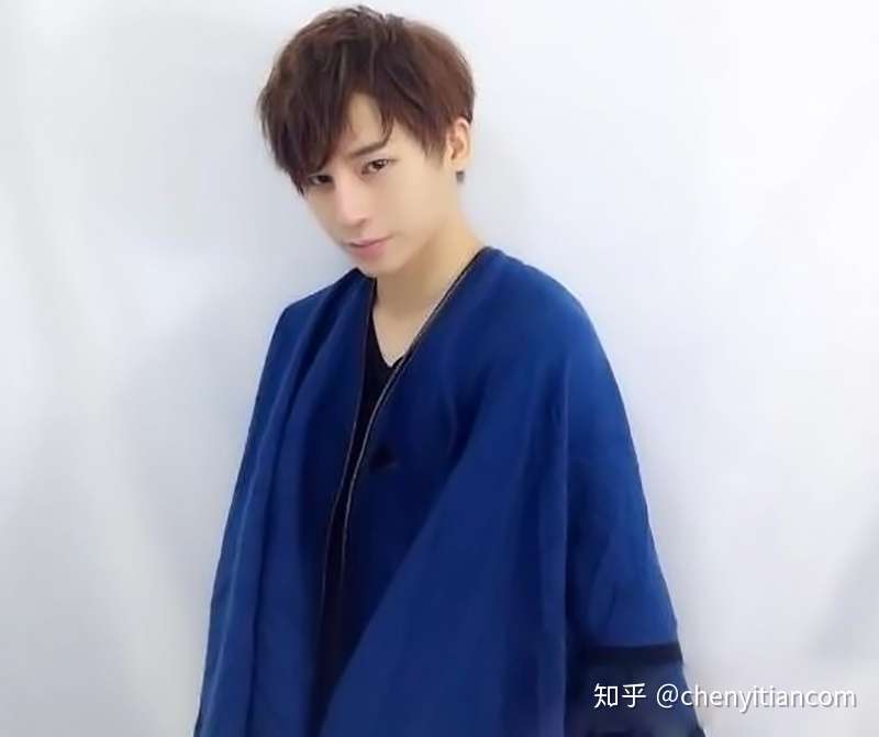 陈奕天春夏秋冬适合哪个季节色系陈奕天和胡一天又是什么梗 知乎