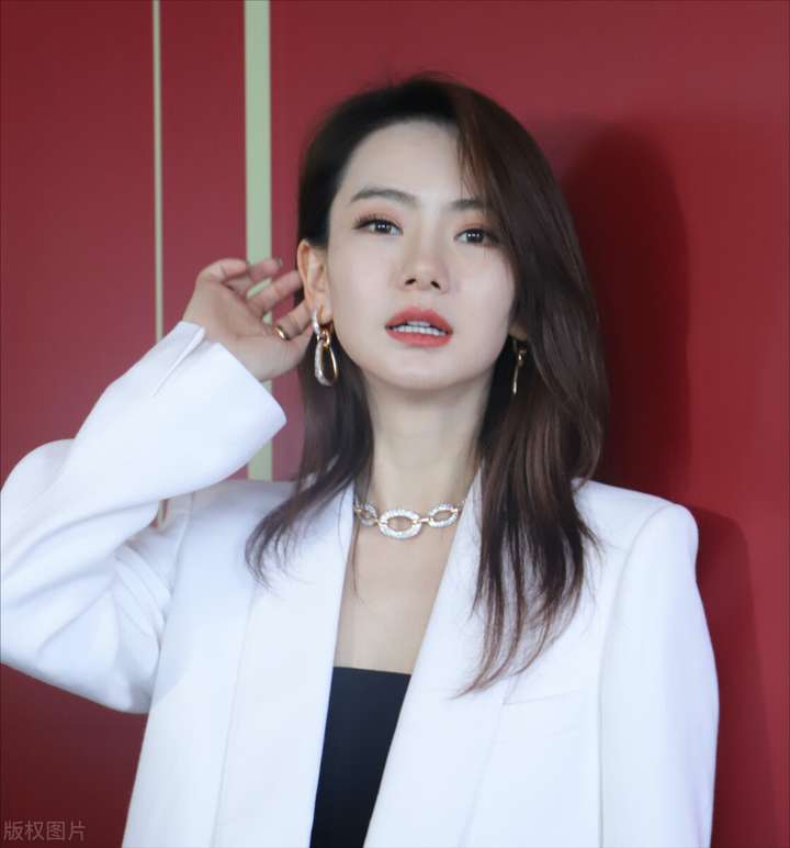 不止孙一宁?娱乐圈这3位女明星王思聪也是爱而不得?插图(4) 不止孙一宁?娱乐圈这3位女明星王思聪也是爱而不得?插图(4)