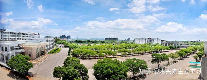 科技大學(hunan university of science and technology)坐落於湘潭市