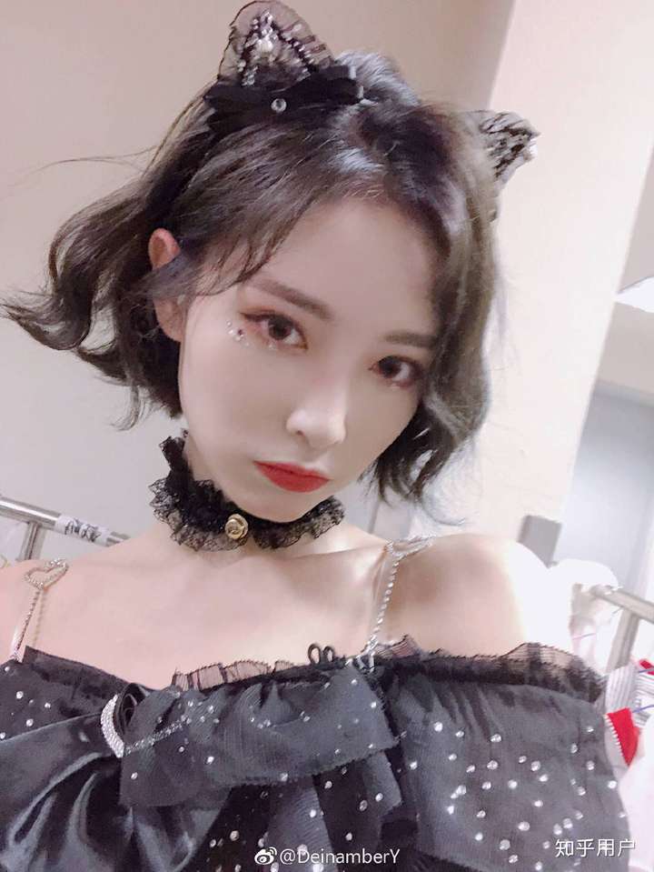 说什么许佳琪什么风格都能驾驭,更适合c之类的言论,出道后也没完全消