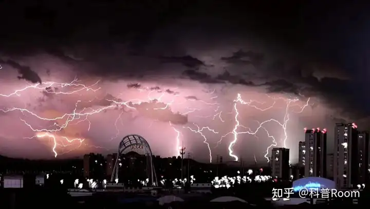 天空出现异象？