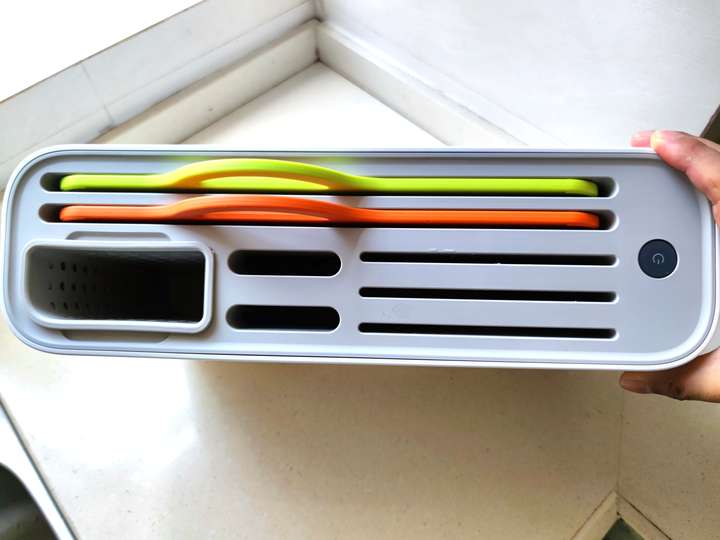 雷军推荐的厨房好物:FIVE智能刀筷砧板杀菌架,你会不会喜欢?