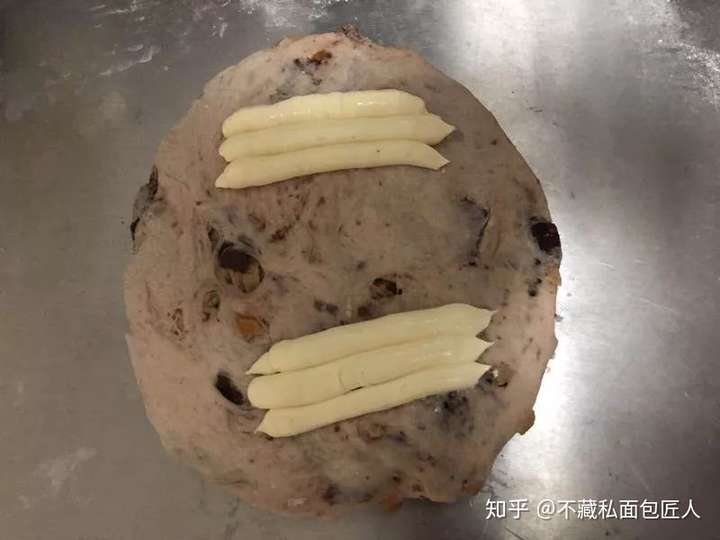 当下火爆的软欧包,跟甜面包有什么区别?