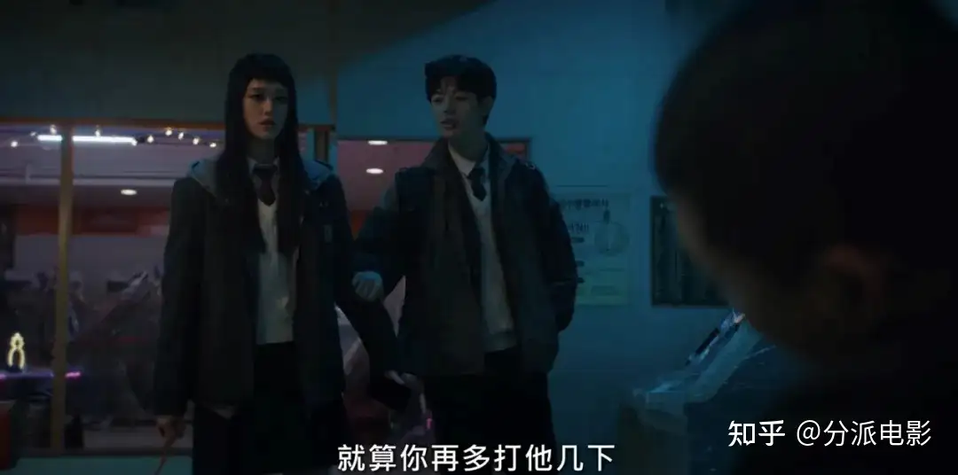 重口味R级异能剧,《家族计划》又疯又癫又幽默!