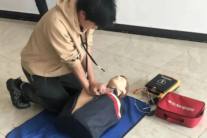 提升急救技能 构建生命防线 | 塘栖校区红十字应急救援培训(图6)