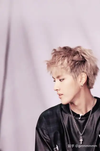 吴亦凡跟exo的kris是一个人吗?为什么差这么多? - 知乎