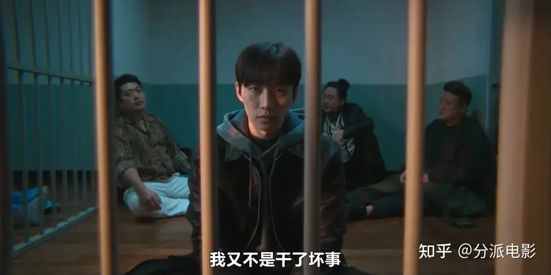 《现金英雄》高能预警！另类超英氪金出战