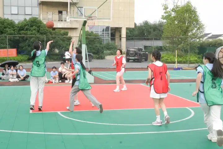 浙江省广播电视中等专业学校第七届“青春杯”篮球赛圆满落幕！(图3)