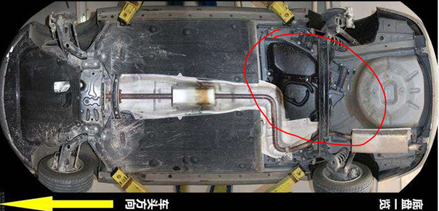 网上找的一个家用车底盘图,油箱正好布置在缓冲区后的保护区域.