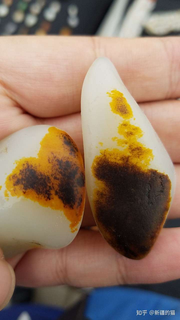 这块和田玉籽料皮色是真的么,品质如何?