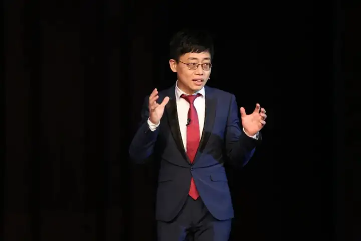 如何评价黄西的脱口秀水平？