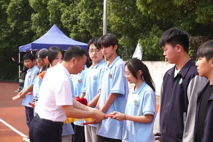 正青春 向未来 | 2025塘栖校区高三成人礼(图23)