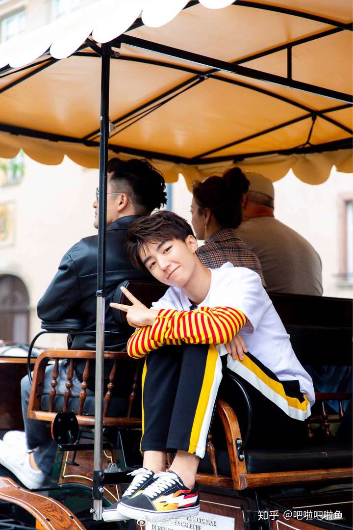 如何评价《中餐厅》第二季「剧组」在《快乐大本营》20180825 的表现?