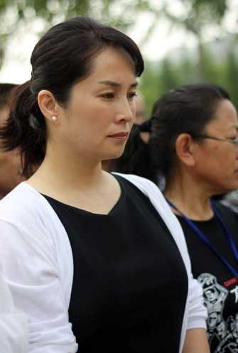 2010年8月14日,台湾原住民民意代表人高金素梅在南京大屠杀纪念馆哀悼