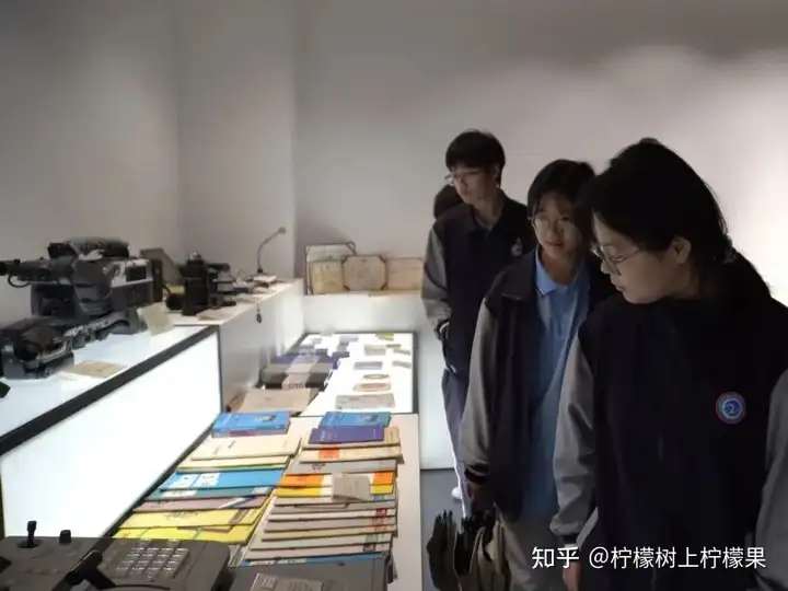 【活力校园】赴开大参学悟初心 育学子笃行向未来 | 我校组织学生干部代表赴浙江开放大学参观学习！(图5)