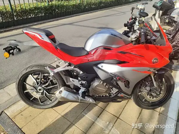 摩企禁止驾龄一年内新手买大排量摩托引投诉，如何看待此规定？