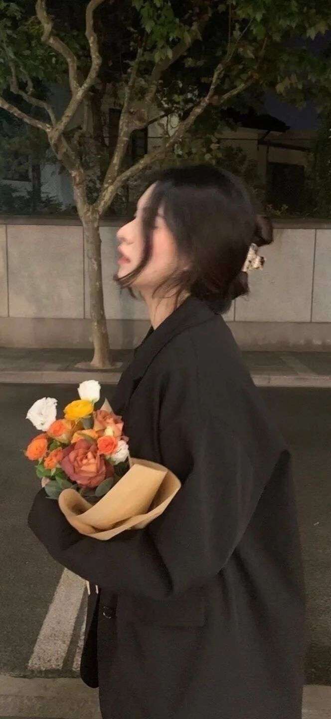 有什么充满安全感的爱意文案说说:没事,我不听他们说,我听你说。插图31 有什么充满安全感的爱意文案说说:没事,我不听他们说,我听你说。插图31