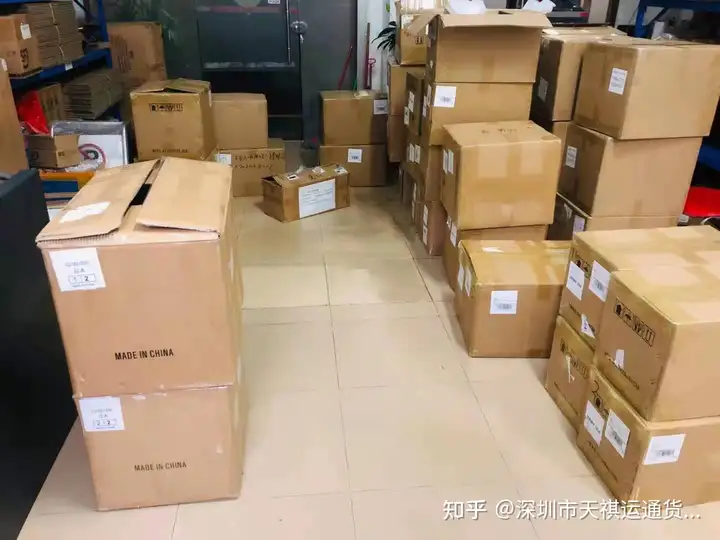 速看（dhl國際快遞多少錢一公斤）dhl國際快遞報價查詢，DHL 國際快遞計費標準及注意事項，大喬抱枕kuro，