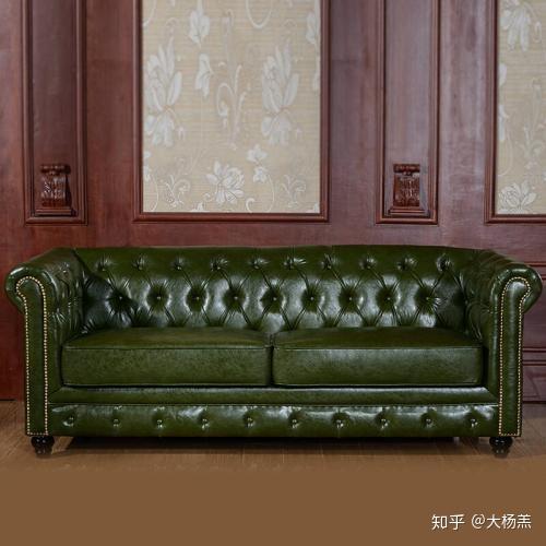 买了墨绿色沙发配咖啡色墙漆好看吗?