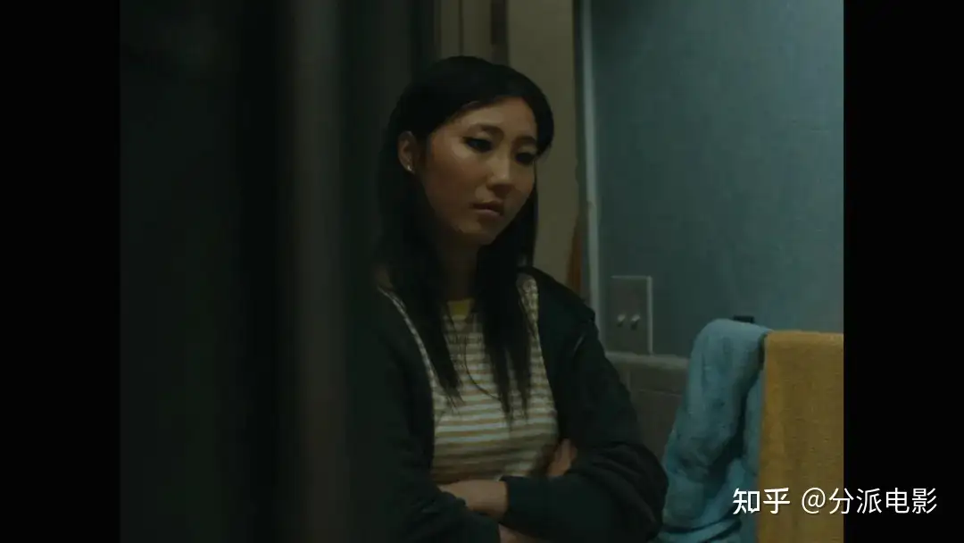 《丹凤眼》冲击力拉满！华裔限制级太敢拍