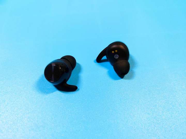 价格200左右的真无线蓝牙耳机，这款算是佼佼者