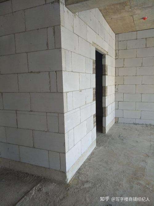 加气块轻质砖上能湿贴墙砖吗