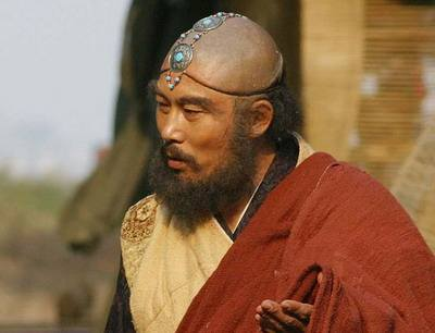 鸠摩智和金轮法王有很多相似之处,他俩谁武功更高?