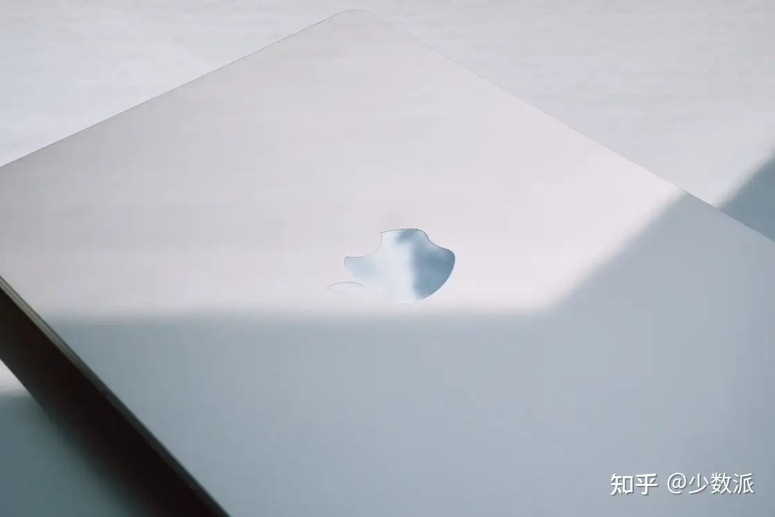 如何评价苹果搭载M2 芯片的全新Macbook Air，有哪些亮点和槽点，值得