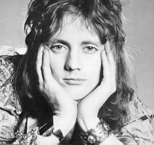 有哪些帅鼓手,我所知道的有霓虹花园的赵阳还有mandarin乐队的安雨?