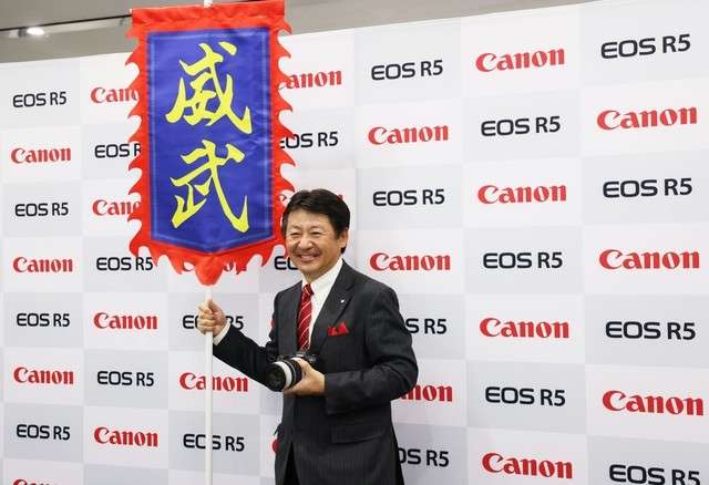 大胆创新微单与单反并行佳能中国副总裁石井俊幸访谈 知乎