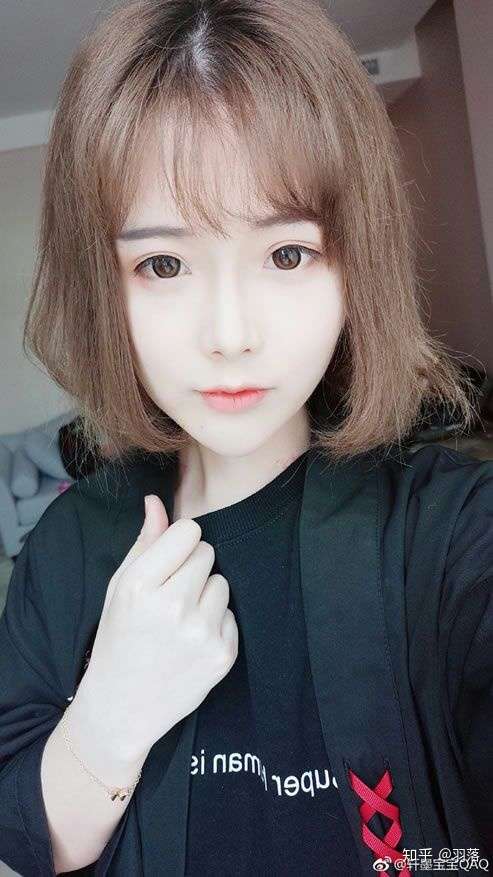 多看女装大佬的穿搭,女装大佬的穿衣风格和衣品是真的很不错的,软妹