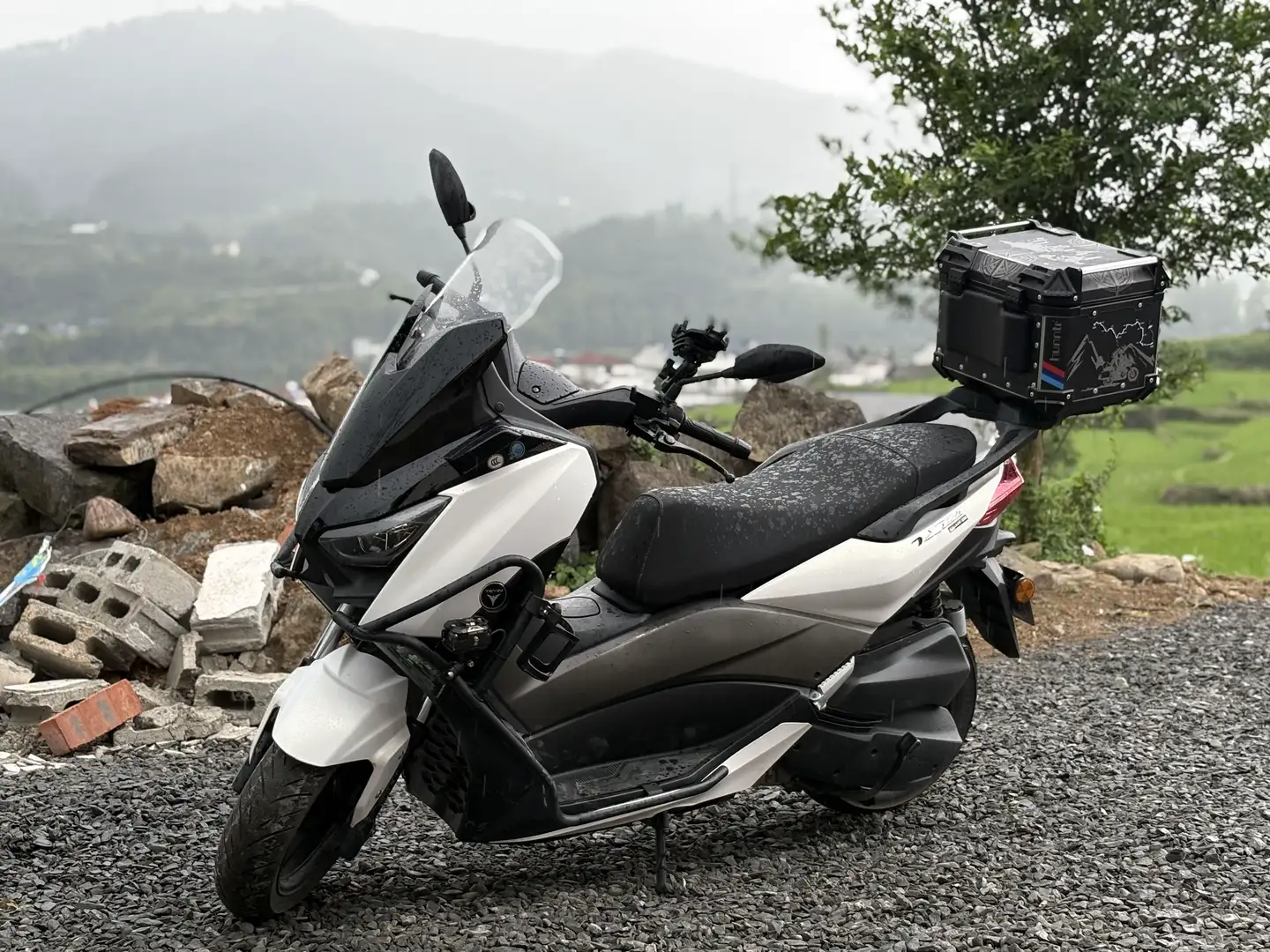 为什么电动摩托车没有取代燃油摩托？