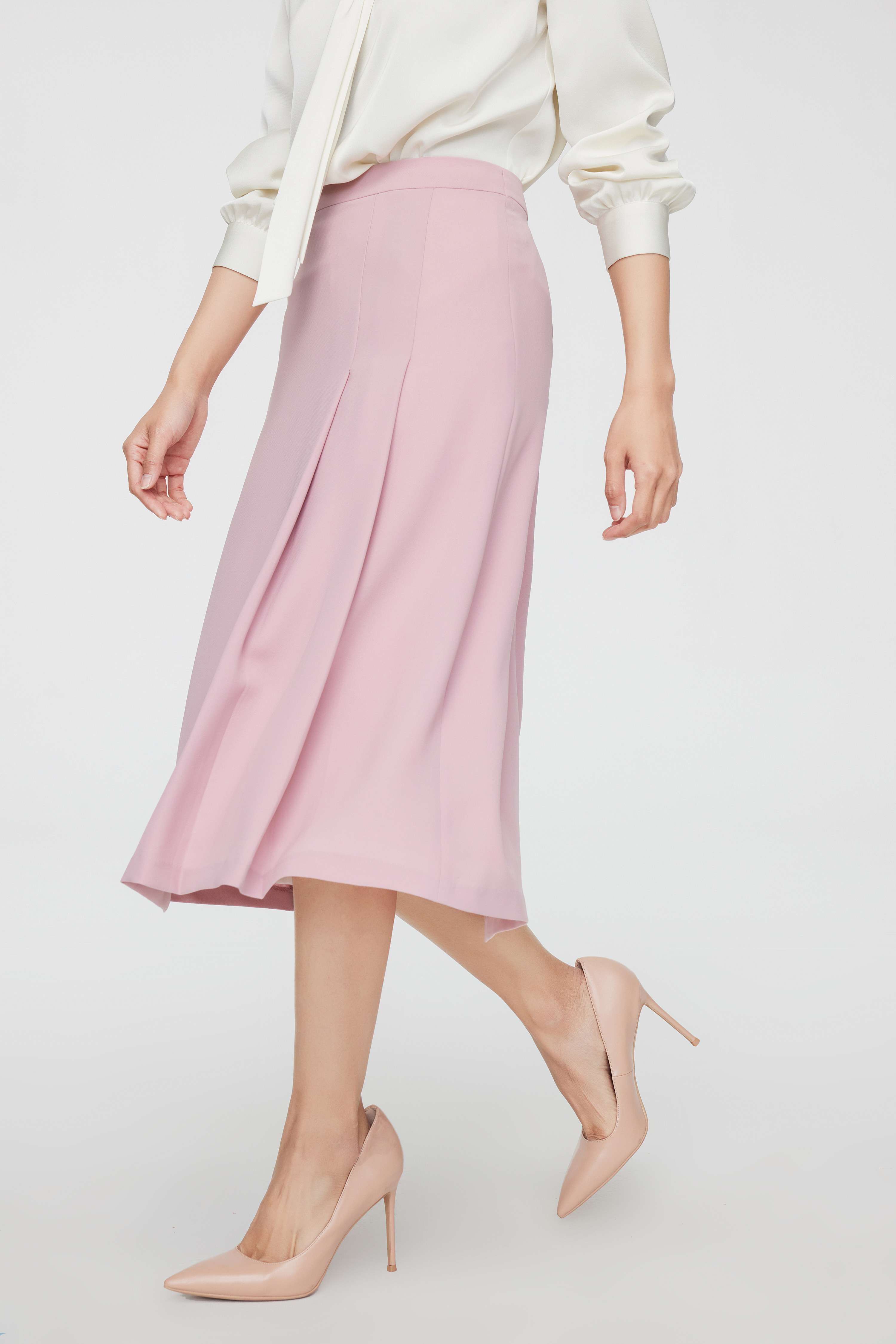 tianma天马服饰 的想法: 这件粉色连衣裙,满分少女感!